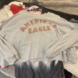 AE gray cropped crew neck size large